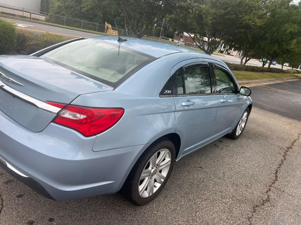 2012 Chrysler 200 Touring - Photo 11